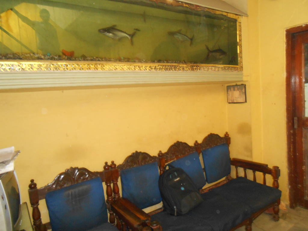 Hotel Sonmony Varanasi Exteriör bild